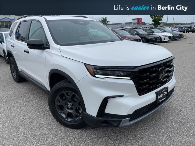 new 2025 Honda Pilot car, priced at $51,305