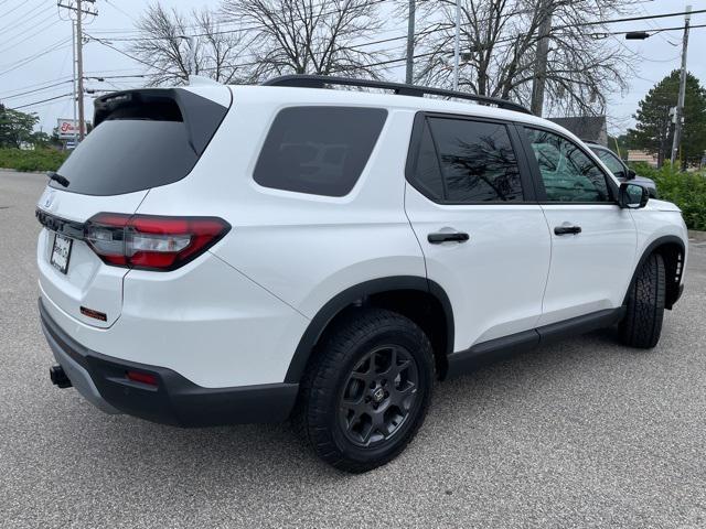 new 2025 Honda Pilot car, priced at $51,305