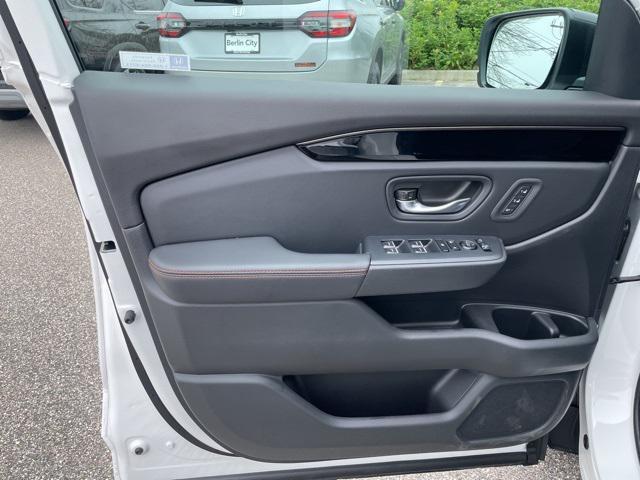 new 2025 Honda Pilot car, priced at $51,305