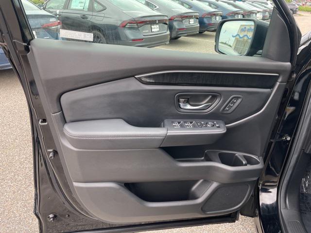 used 2025 Honda Pilot car, priced at $49,656
