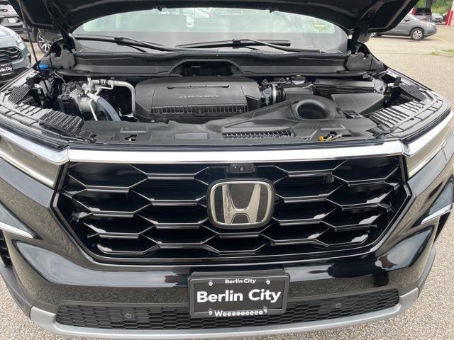 used 2025 Honda Pilot car, priced at $49,656