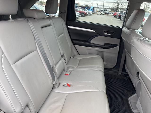 used 2019 Toyota Highlander car, priced at $26,981