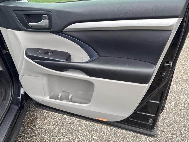 used 2019 Toyota Highlander car, priced at $26,981