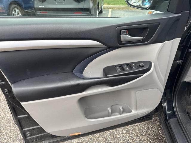 used 2019 Toyota Highlander car, priced at $26,981