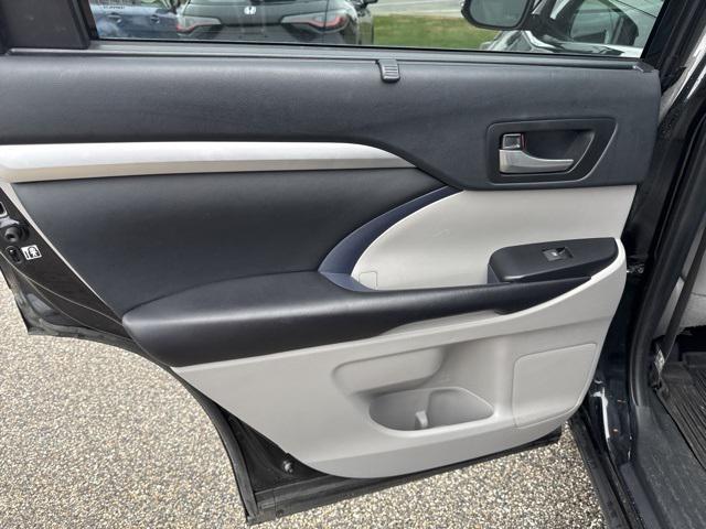 used 2019 Toyota Highlander car, priced at $26,981