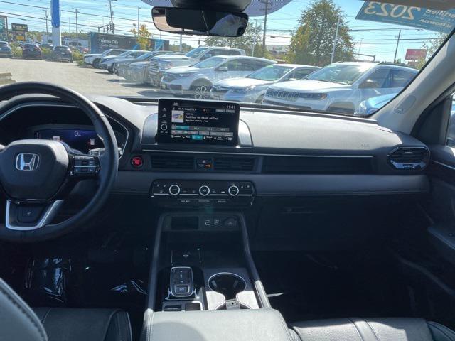 used 2023 Honda Pilot car, priced at $40,998