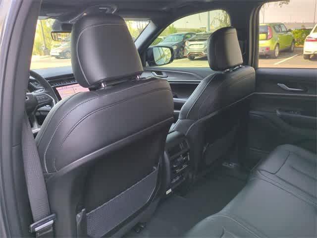 new 2025 Jeep Grand Cherokee car, priced at $42,900