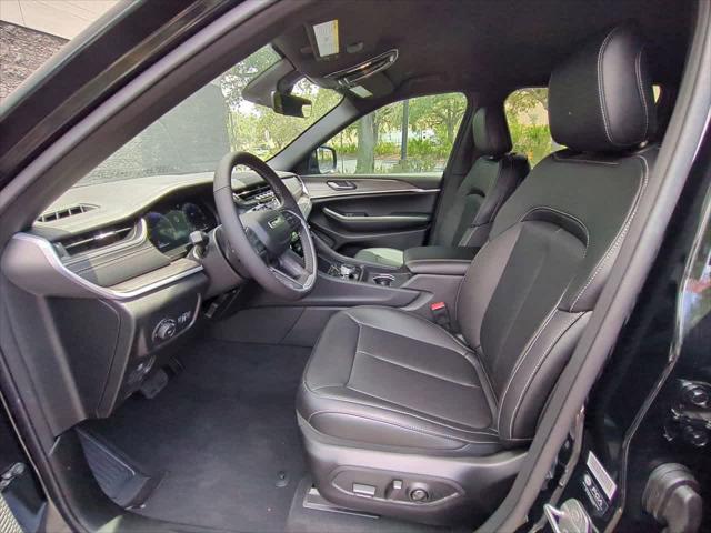 new 2025 Jeep Grand Cherokee car, priced at $40,250