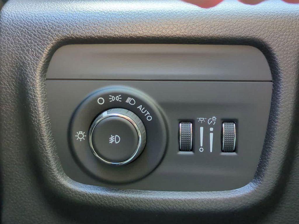 used 2022 Jeep Grand Cherokee car, priced at $28,487