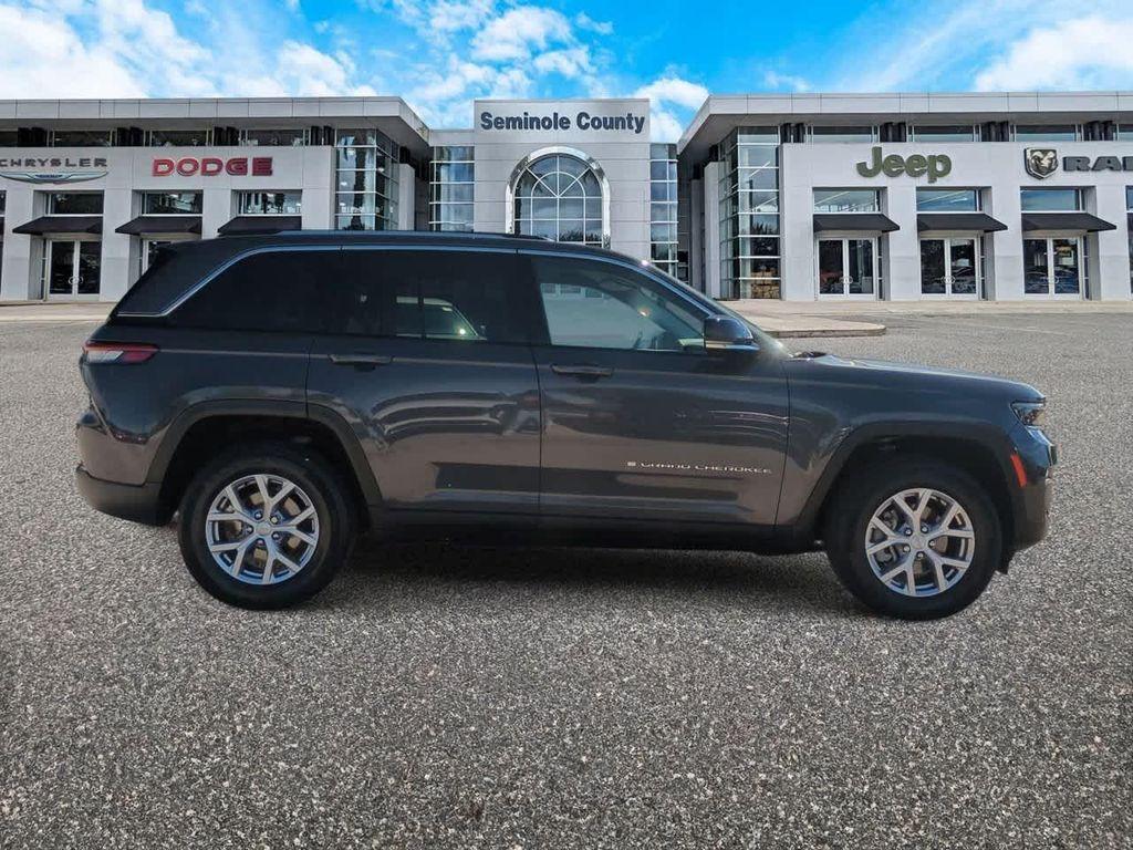 used 2022 Jeep Grand Cherokee car, priced at $28,487