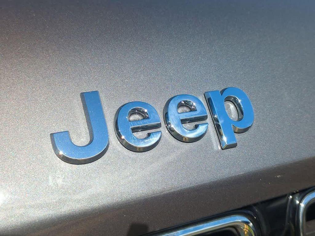 used 2022 Jeep Grand Cherokee car, priced at $28,487