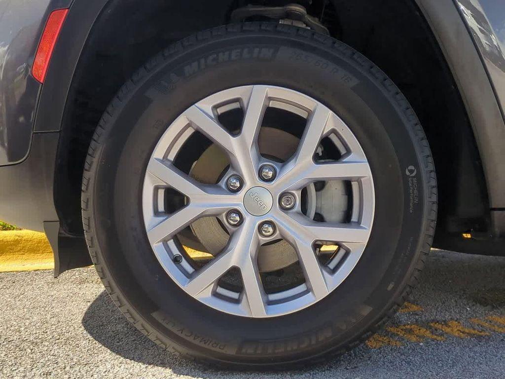 used 2022 Jeep Grand Cherokee car, priced at $28,487