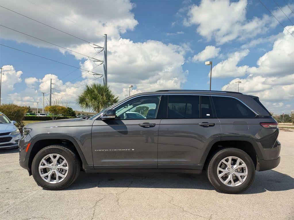 used 2022 Jeep Grand Cherokee car, priced at $30,995
