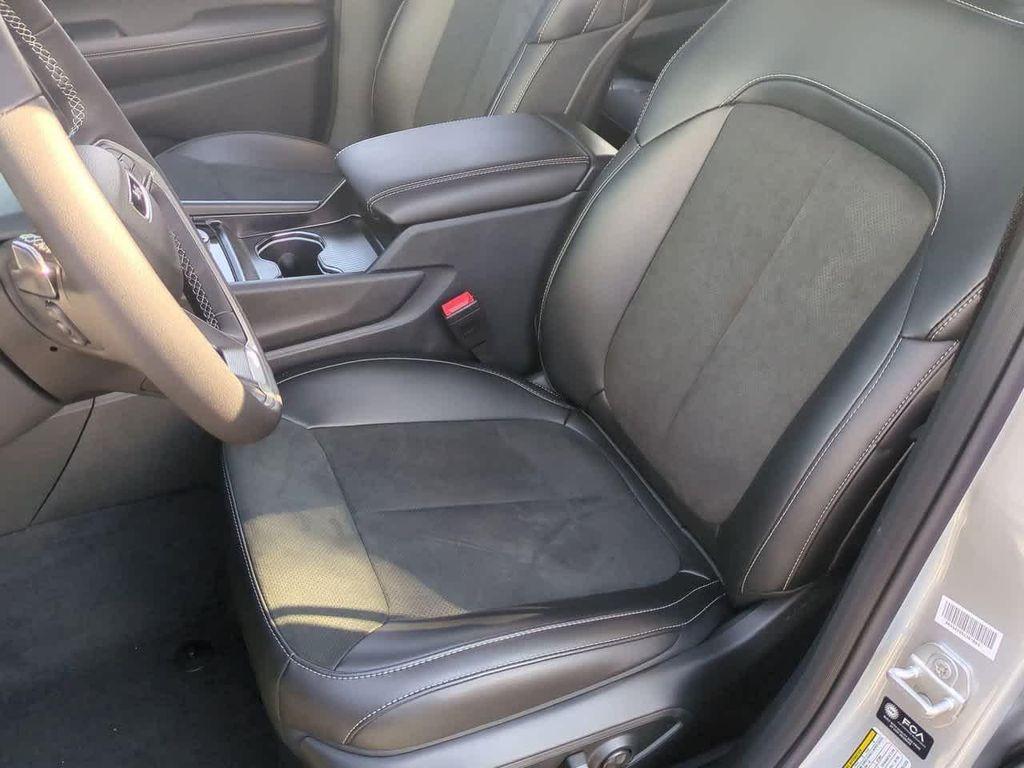 new 2025 Jeep Grand Cherokee L car, priced at $44,014