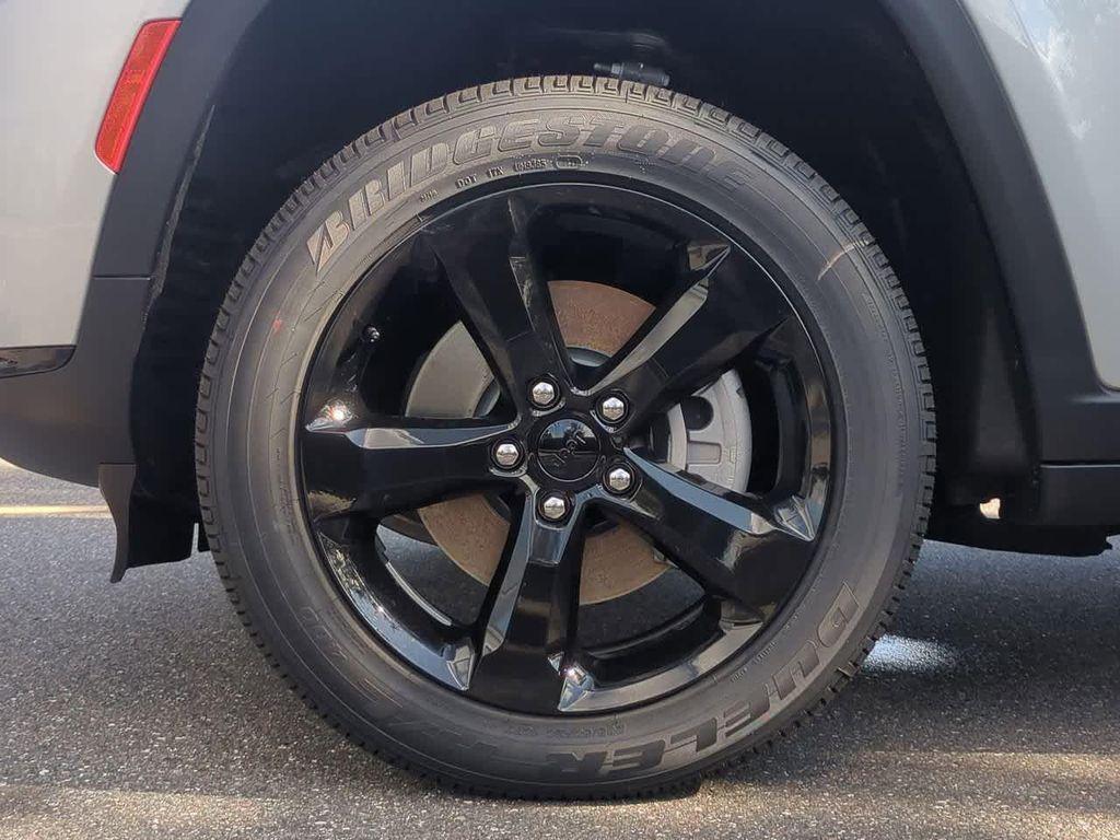 new 2025 Jeep Grand Cherokee L car, priced at $44,014