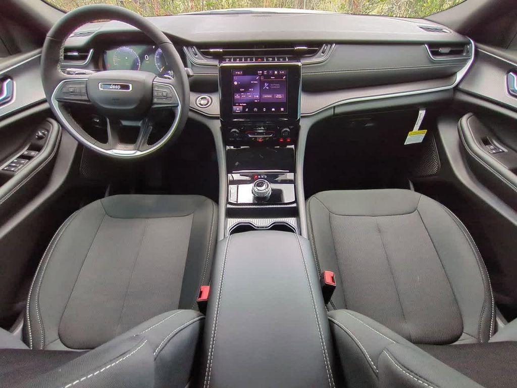 new 2025 Jeep Grand Cherokee L car, priced at $34,098