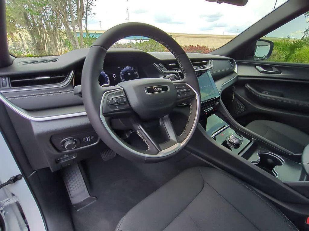 new 2025 Jeep Grand Cherokee L car, priced at $34,098