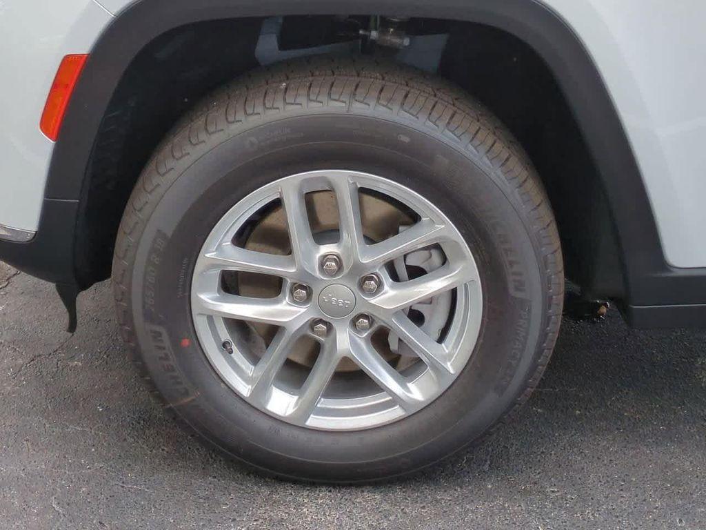 new 2025 Jeep Grand Cherokee L car, priced at $34,098