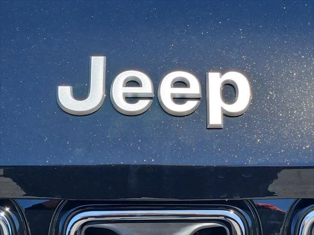 new 2025 Jeep Grand Cherokee car, priced at $47,900