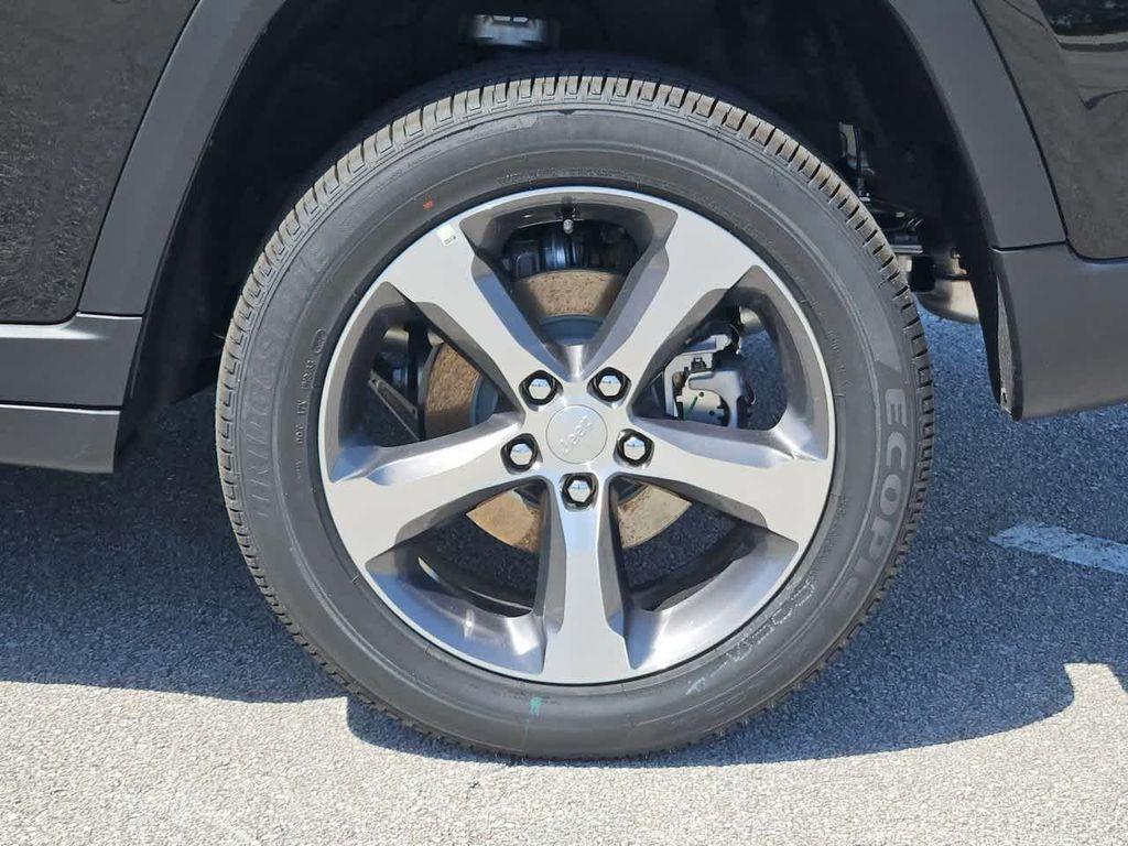 new 2025 Jeep Grand Cherokee car, priced at $47,850