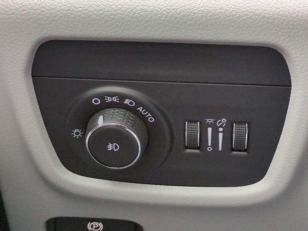 used 2022 Jeep Grand Cherokee L car, priced at $33,487