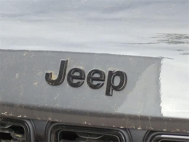 new 2025 Jeep Grand Cherokee car, priced at $41,900