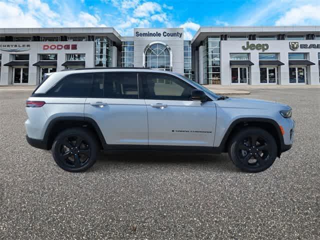 new 2025 Jeep Grand Cherokee car, priced at $37,900