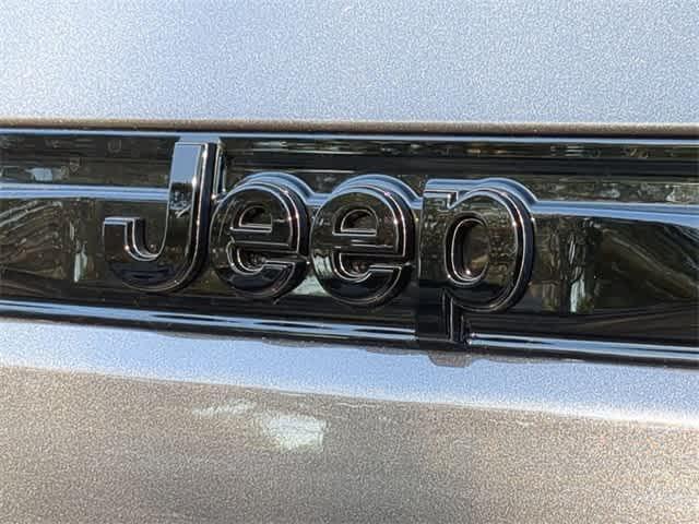 new 2025 Jeep Grand Cherokee car, priced at $45,025