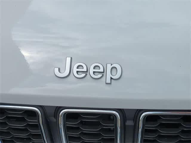 new 2025 Jeep Grand Cherokee car, priced at $31,900