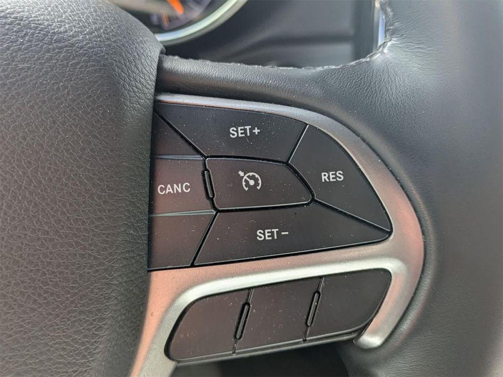 used 2022 Jeep Grand Cherokee car, priced at $25,786