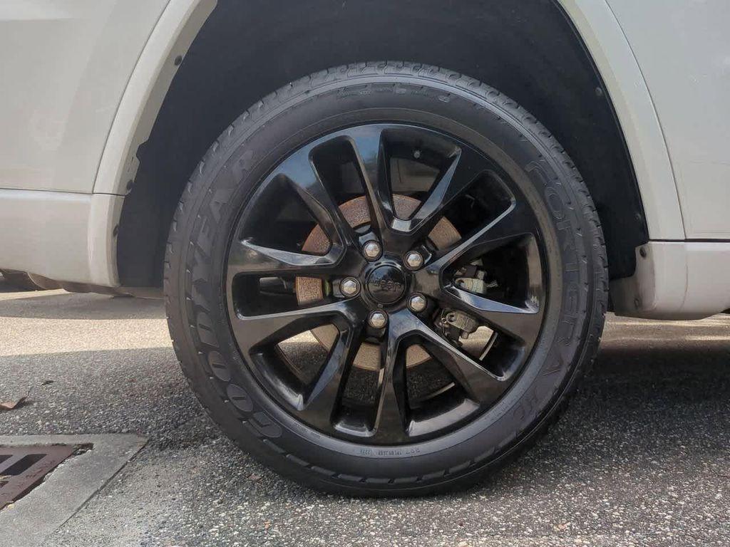 used 2022 Jeep Grand Cherokee car, priced at $25,587