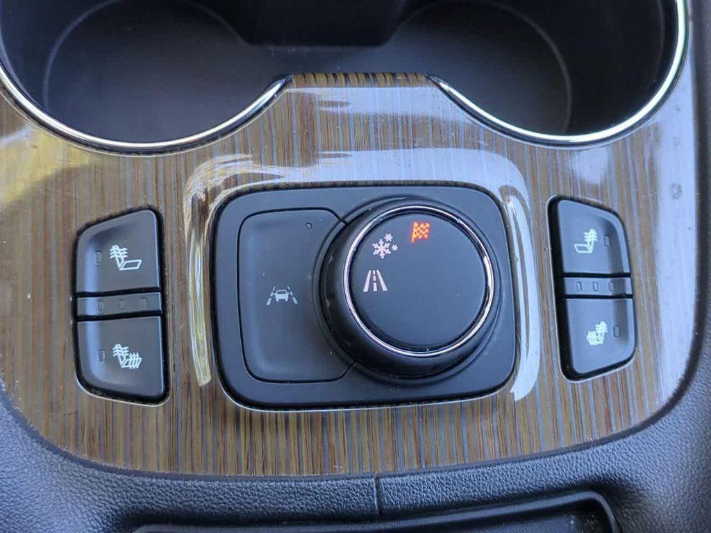 used 2023 GMC Acadia car, priced at $23,787