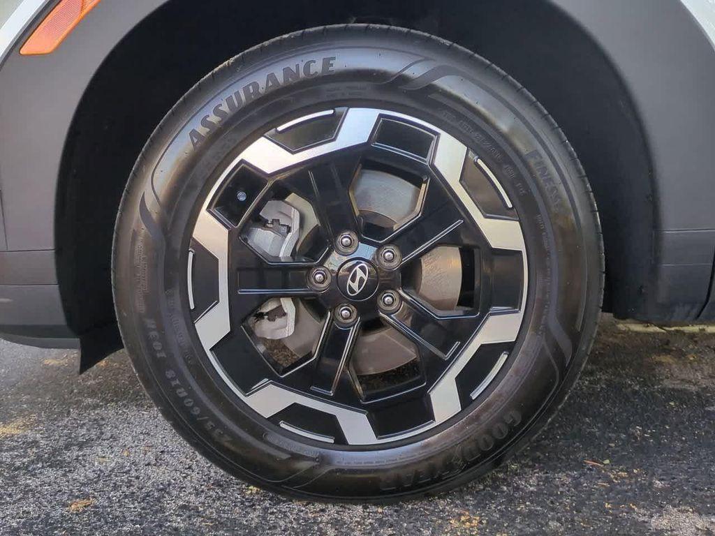 used 2024 Hyundai Santa Fe car, priced at $28,995