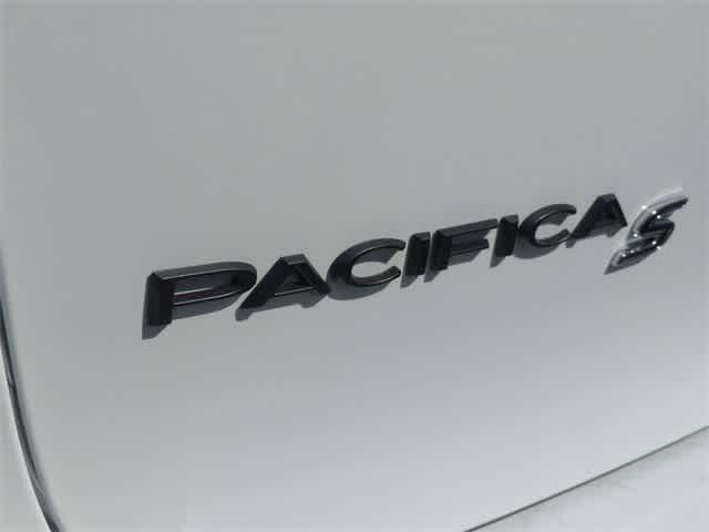 new 2024 Chrysler Pacifica car