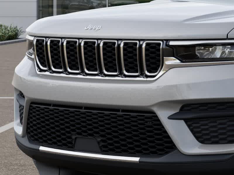 new 2025 Jeep Grand Cherokee car, priced at $42,915