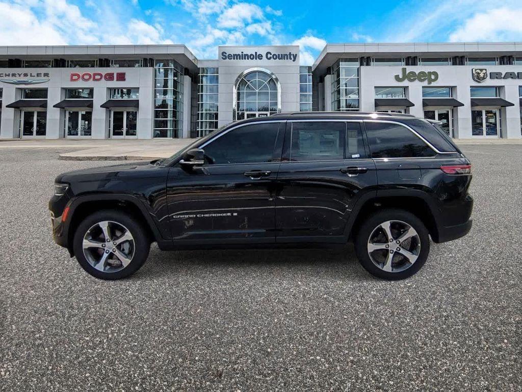 new 2025 Jeep Grand Cherokee car, priced at $48,150