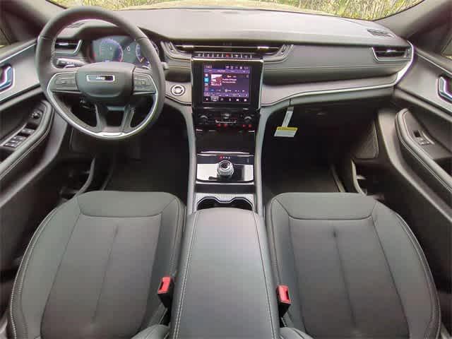 new 2025 Jeep Grand Cherokee car, priced at $35,900