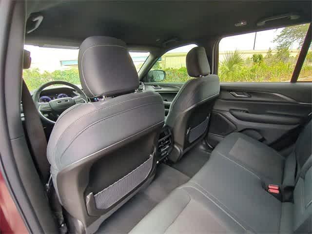 new 2025 Jeep Grand Cherokee car, priced at $35,900