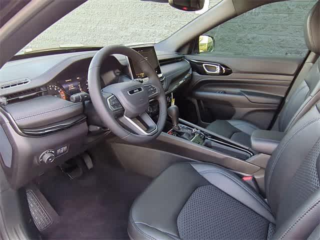 new 2025 Jeep Compass car, priced at $25,900