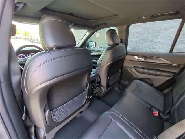 new 2025 Jeep Grand Cherokee car, priced at $38,900