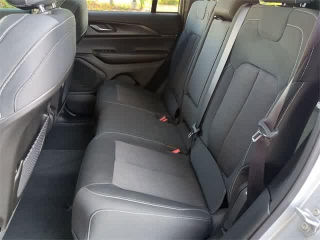 new 2025 Jeep Grand Cherokee car, priced at $35,900