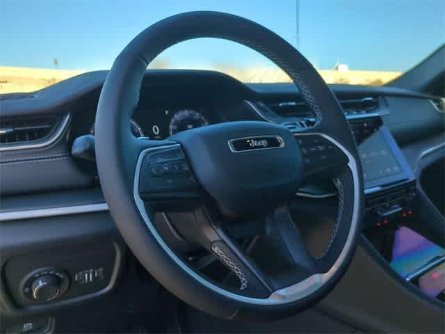 new 2025 Jeep Grand Cherokee car, priced at $41,220