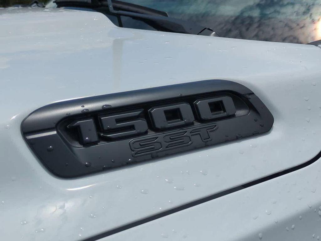 new 2025 Ram 1500 car, priced at $47,076
