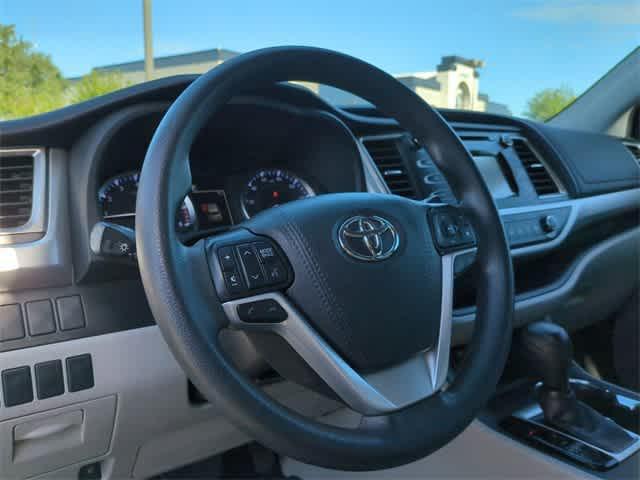 used 2019 Toyota Highlander car, priced at $22,876