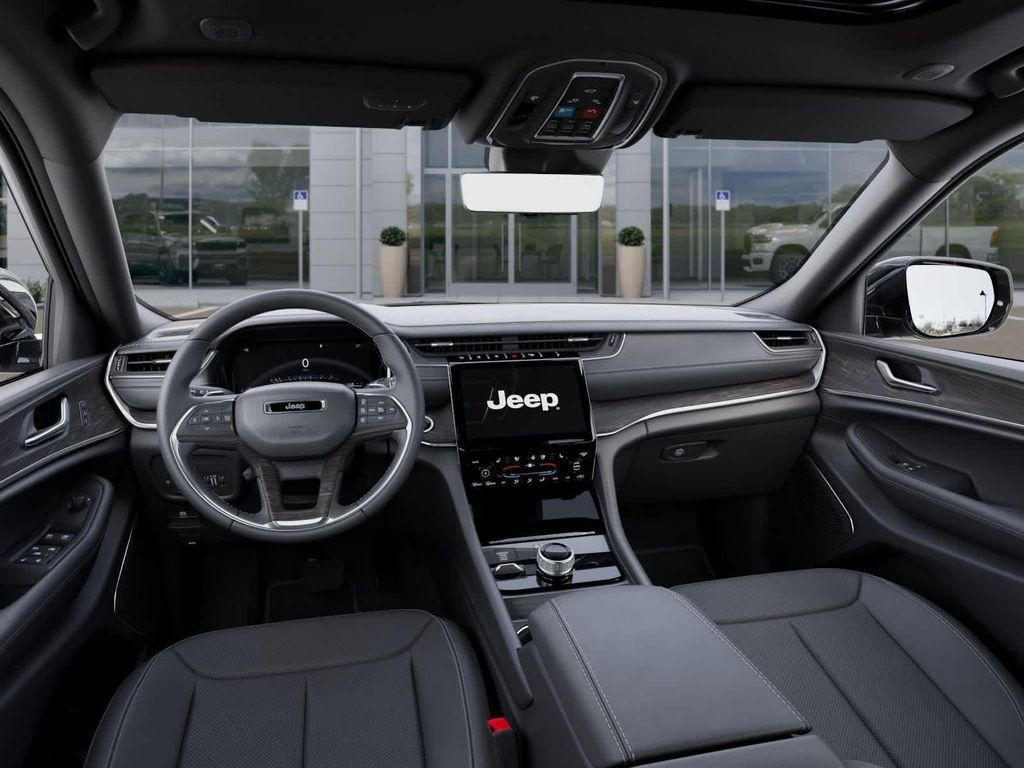 new 2025 Jeep Grand Cherokee car, priced at $48,717