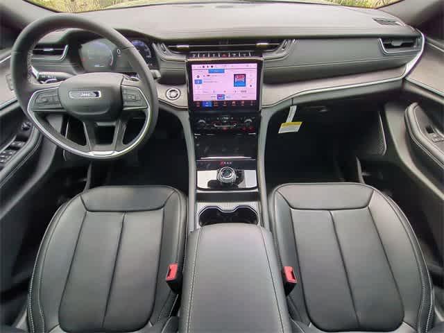 new 2025 Jeep Grand Cherokee car, priced at $47,900