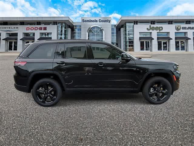 new 2025 Jeep Grand Cherokee car, priced at $47,900