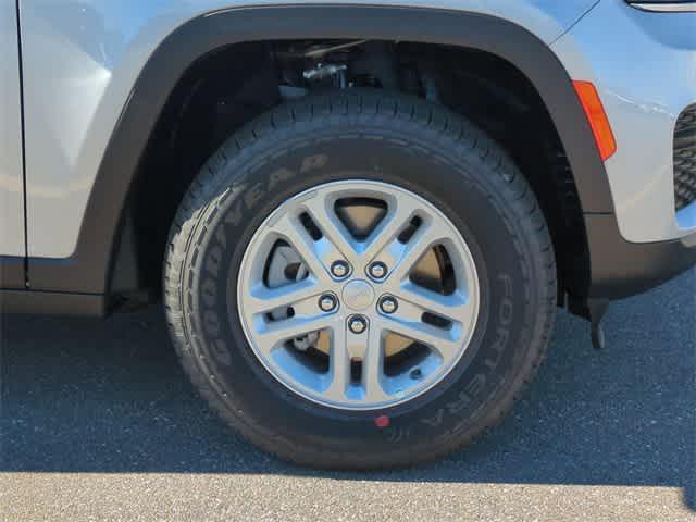 new 2025 Jeep Grand Cherokee car, priced at $41,220