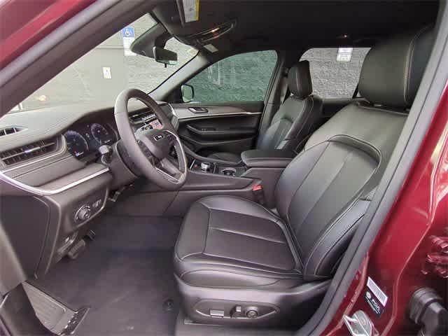 new 2025 Jeep Grand Cherokee car, priced at $39,900
