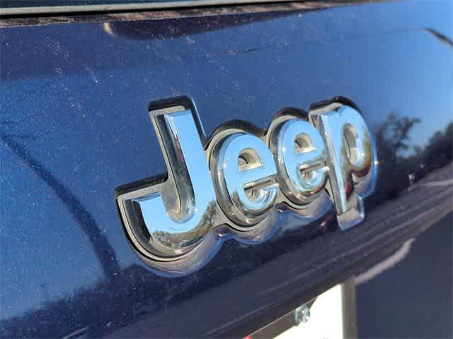 used 2015 Jeep Grand Cherokee car, priced at $15,678